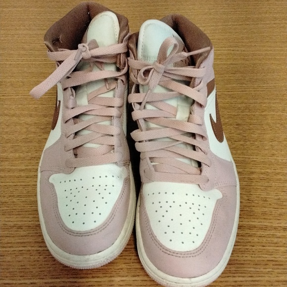 Jordan Women's Sneakers in Pink and Brown - Picture 7 of 7